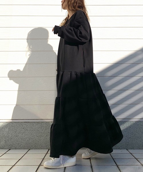 Q（キュー）の「裏起毛ティアードワンピース（ワンピース・レディース・ライトグレー/ブラック・MEDIUM）」の12枚目の写真