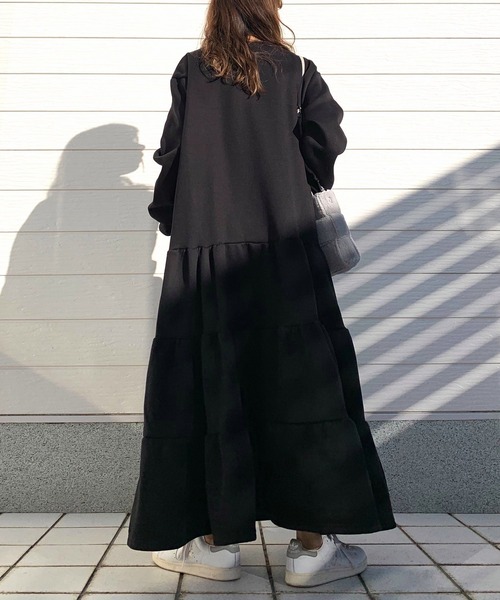 Q（キュー）の「裏起毛ティアードワンピース（ワンピース・レディース・ライトグレー/ブラック・MEDIUM）」の13枚目の写真