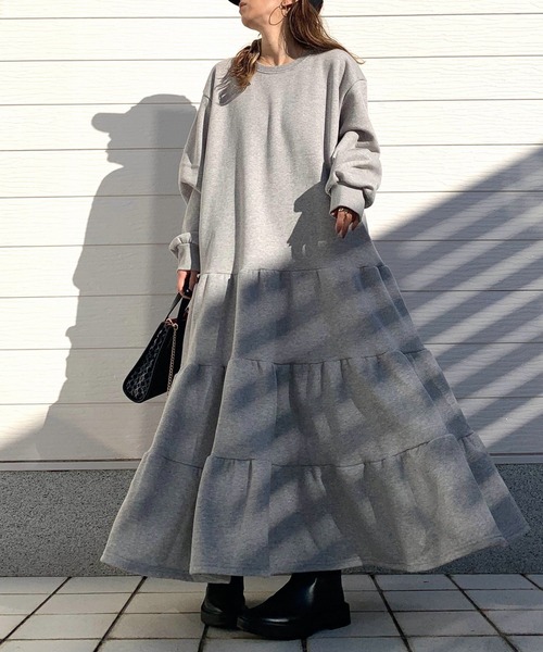 Q（キュー）の「裏起毛ティアードワンピース（ワンピース・レディース・ライトグレー/ブラック・MEDIUM）」の9枚目の写真