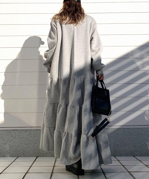 Q（キュー）の「裏起毛ティアードワンピース（ワンピース・レディース・ライトグレー/ブラック・MEDIUM）」の11枚目の写真