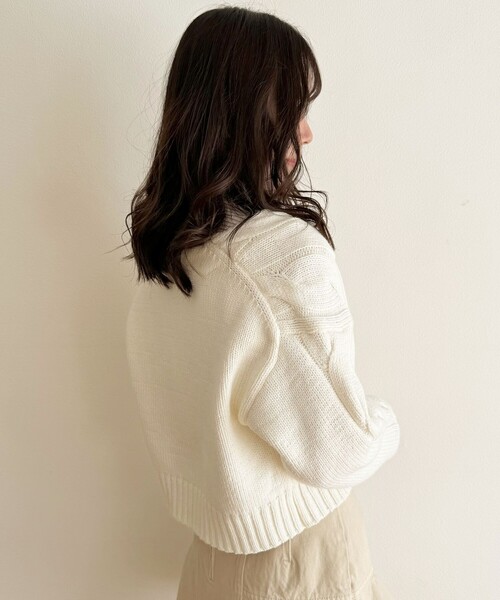 DEICY(デイシー)の「ケーブルデザインショートカーディガン(カーディガン/ボレロ・レディース・ピンク/オフホワイト/ライトグレー・FREE)」の14枚目の写真