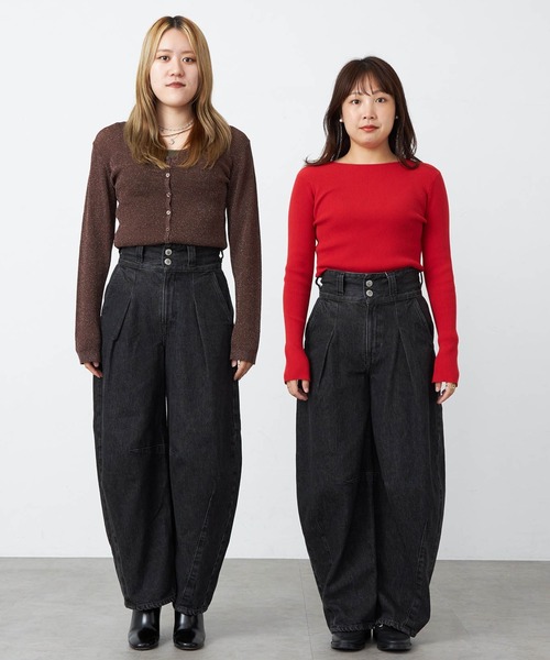 SOMETHING（サムシング）の「atelier SOMETHING/アトリエサムシング TLEB BALLOON DENIM PANTS/ハイウエスト2WAYカーブデニムパンツ（デニムパンツ・レディース・ライトインディゴブルー/インディゴブルー/ブラック系その他・SMALL/MEDIUM/X-SMALL）」の4枚目の写真