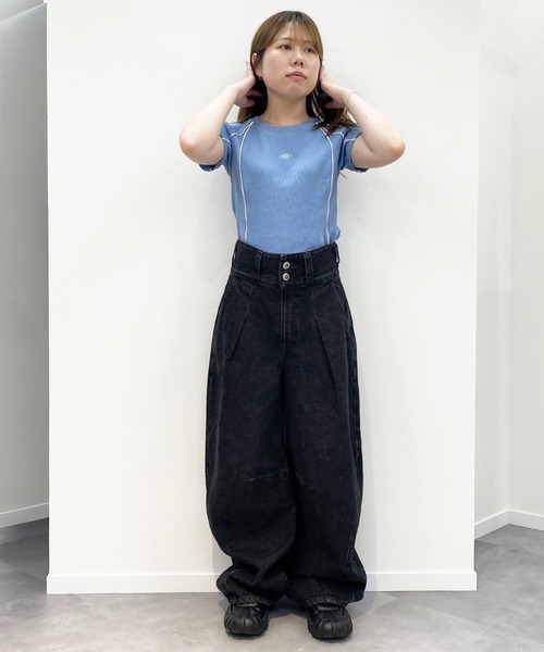 SOMETHING（サムシング）の「atelier SOMETHING/アトリエサムシング TLEB BALLOON DENIM PANTS/ハイウエスト2WAYカーブデニムパンツ（デニムパンツ・レディース・ライトインディゴブルー/インディゴブルー/ブラック系その他・SMALL/MEDIUM/X-SMALL）」の8枚目の写真