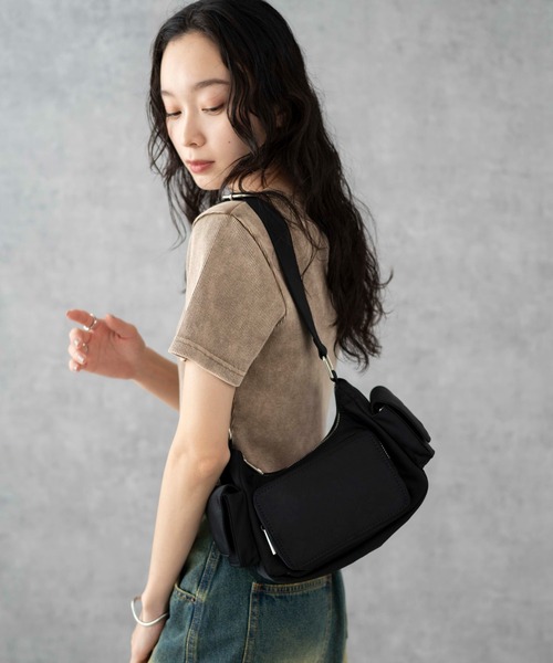 WEGO(ウィゴー)の「WEGO/ポケットデザインショルダー(ショルダーバッグ・レディース・ベージュ/ブラック/ブラック系その他・FREE)」の10枚目の写真