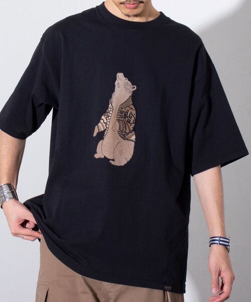 PENDLETON（ペンドルトン）の「【PENDLETON/ペンドルトン】ベアープリントTシャツ 刺繍 ワンポイントロゴ（Tシャツ/カットソー・メンズ・オフホワイト/アッシュグレー/ブラック・M/L）」の2枚目の写真