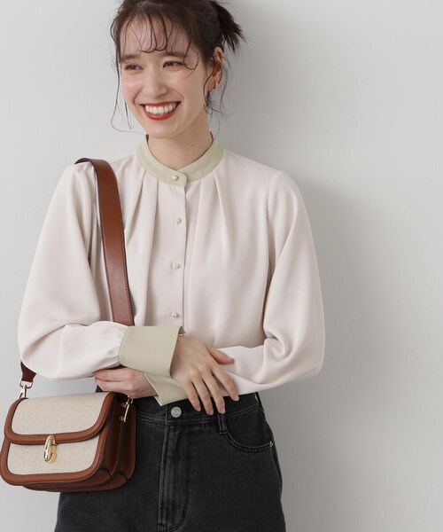 N.(N. Natural Beauty Basic)(エヌエヌナチュラルビューティーベーシック)の「◆パールボタンバイカラーブラウス(シャツ/ブラウス・レディース・ブルー系/ホワイト×ブラック/ブラック系/ホワイト系/ホワイト系その他2・MEDIUM)」の10枚目の写真