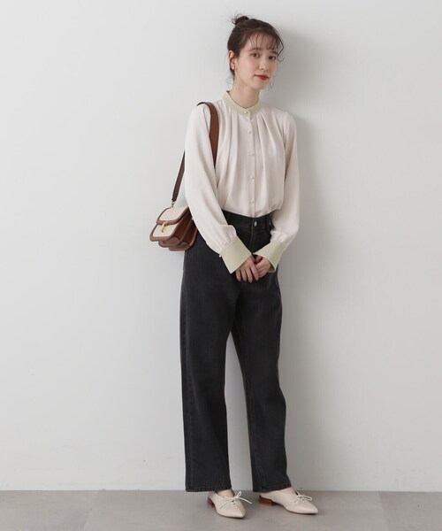 N.(N. Natural Beauty Basic)(エヌエヌナチュラルビューティーベーシック)の「◆パールボタンバイカラーブラウス(シャツ/ブラウス・レディース・ブルー系/ホワイト×ブラック/ブラック系/ホワイト系/ホワイト系その他2・MEDIUM)」の12枚目の写真