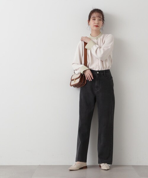 N.(N. Natural Beauty Basic)(エヌエヌナチュラルビューティーベーシック)の「◆パールボタンバイカラーブラウス(シャツ/ブラウス・レディース・ブルー系/ホワイト×ブラック/ブラック系/ホワイト系/ホワイト系その他2・MEDIUM)」の14枚目の写真