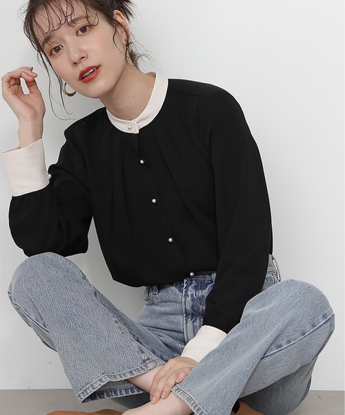 N.(N. Natural Beauty Basic)(エヌエヌナチュラルビューティーベーシック)の「◆パールボタンバイカラーブラウス(シャツ/ブラウス・レディース・ブルー系/ホワイト×ブラック/ブラック系/ホワイト系/ホワイト系その他2・MEDIUM)」の6枚目の写真