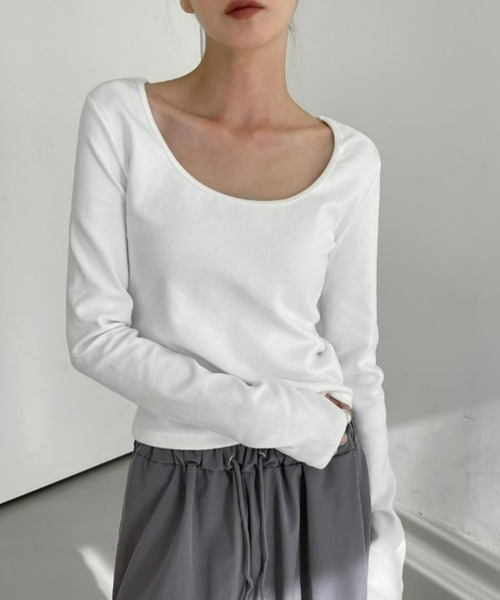 BLACKUP（ブラックアップ）の「[MADE] エディルUネックセミクロップ長袖Tシャツ（Tシャツ/カットソー・レディース・ブラック/グレー/ホワイト・FREE）」の4枚目の写真