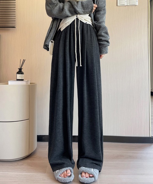 aimoha(アイモハ)の「ドレープ感ワイドストレートスウェットパンツ(スウェットパンツ・レディース・オフホワイト/ライトグレー/ベージュ/ダークグレー/ブラック・MEDIUM/LARGE/SMALL)」の14枚目の写真