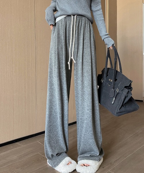 aimoha(アイモハ)の「ドレープ感ワイドストレートスウェットパンツ(スウェットパンツ・レディース・オフホワイト/ライトグレー/ベージュ/ダークグレー/ブラック・MEDIUM/LARGE/SMALL)」の12枚目の写真