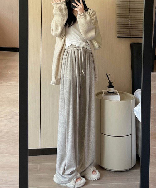 aimoha(アイモハ)の「ドレープ感ワイドストレートスウェットパンツ(スウェットパンツ・レディース・オフホワイト/ライトグレー/ベージュ/ダークグレー/ブラック・MEDIUM/LARGE/SMALL)」の15枚目の写真