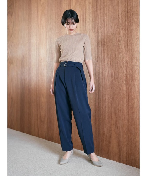 YECCA VECCA（イェッカヴェッカ）の「ベルテッドテーパードパンツ（その他パンツ・レディース・ダークベージュ/ネイビー/アイボリー・S/M）」の7枚目の写真