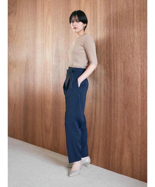 YECCA VECCA（イェッカヴェッカ）の「ベルテッドテーパードパンツ（その他パンツ・レディース・ダークベージュ/ネイビー/アイボリー・S/M）」の8枚目の写真