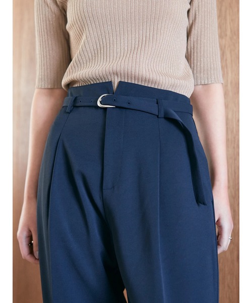 YECCA VECCA（イェッカヴェッカ）の「ベルテッドテーパードパンツ（その他パンツ・レディース・ダークベージュ/ネイビー/アイボリー・S/M）」の10枚目の写真