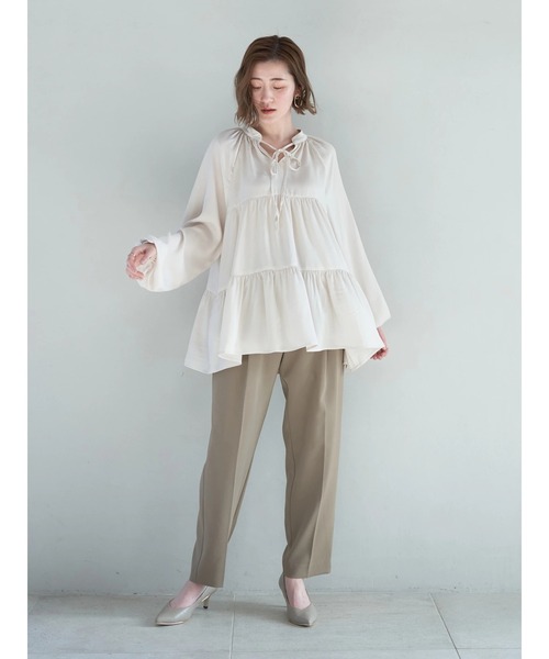 YECCA VECCA（イェッカヴェッカ）の「ベルテッドテーパードパンツ（その他パンツ・レディース・ダークベージュ/ネイビー/アイボリー・S/M）」の19枚目の写真