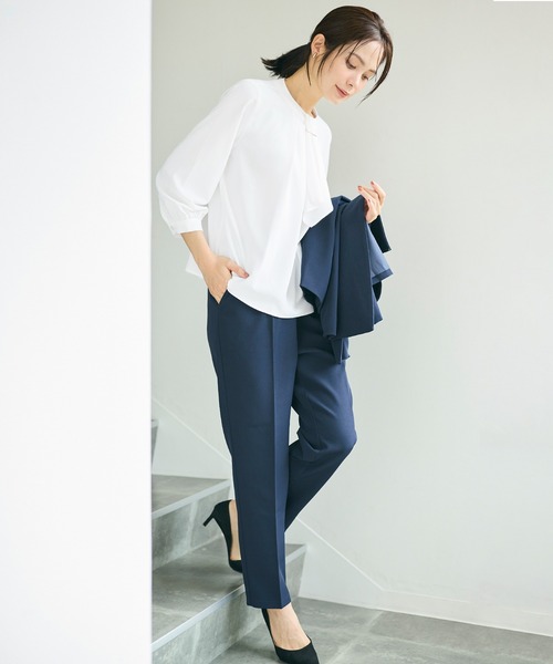 coca（coca）（コカ）の「ボウタイ風アクセ付きブラウス　| セレモニー オフィス ママスーツ スーツ フォーマルウェア 卒業式（シャツ/ブラウス・レディース・グレイッシュベージュ/ホワイト/ライトベージュ・M/L）」の14枚目の写真