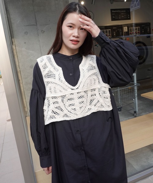 CORNERS（コーナーズ）の「かぎ針編みサイドリボンベスト（ベスト・レディース・ライトベージュ/ホワイト/ブラック/モカ・M）」の14枚目の写真