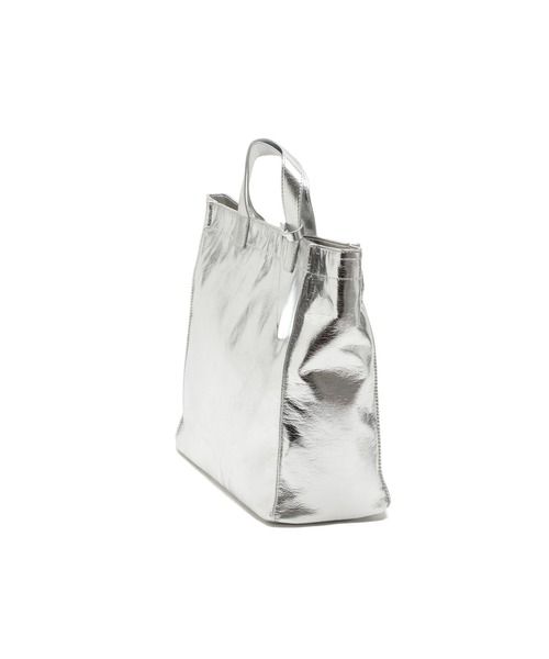 LAZY SUSAN（レイジースーザン）の「バッグ　カシュカシュソフトメタリック（トートバッグ・レディース・シルバー・FREE）」の6枚目の写真