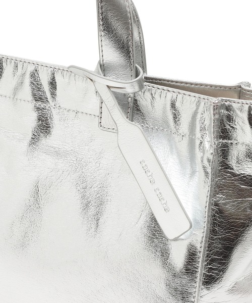 LAZY SUSAN（レイジースーザン）の「バッグ　カシュカシュソフトメタリック（トートバッグ・レディース・シルバー・FREE）」の8枚目の写真