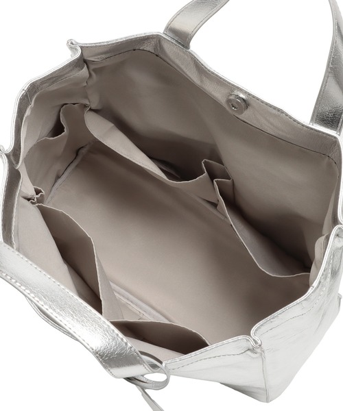 LAZY SUSAN（レイジースーザン）の「バッグ　カシュカシュソフトメタリック（トートバッグ・レディース・シルバー・FREE）」の9枚目の写真