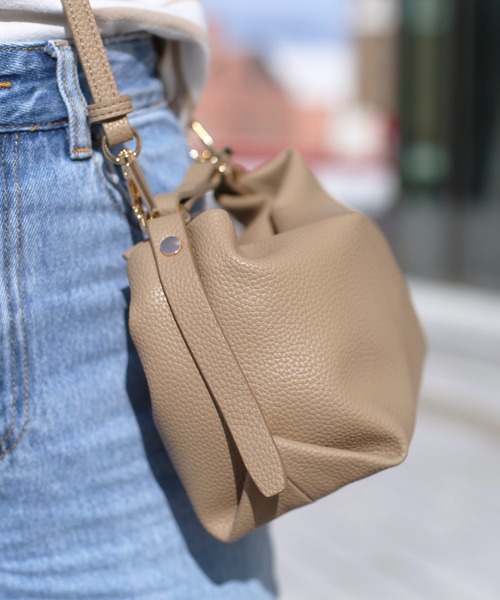 Mia Borsa（ミアボルサ）の「[Mia Borsa] ミニショルダーバッグ 斜めがけ（ショルダーバッグ・レディース・アイボリー/ブラック/ウッド・FREE）」の6枚目の写真