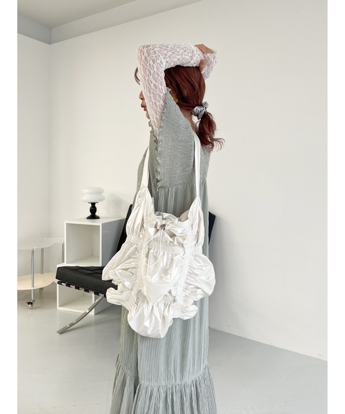 JUMELLE（ジュメロ）の「luster shirring bag（ショルダーバッグ・レディース・ホワイト/シルバー・フリー）」の10枚目の写真