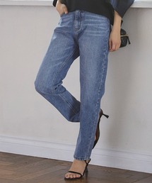 すっきりテーパードデニムパンツ