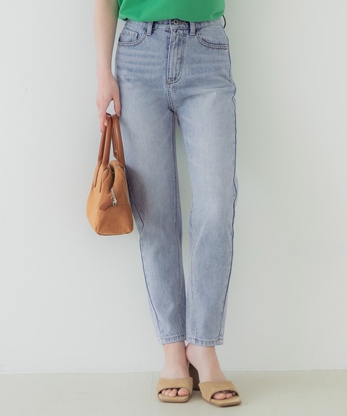 coca(coca)(コカ)の「すっきりテーパードデニムパンツ(デニムパンツ・レディース・ライトブルー/ブルー・S/M/L)」の2枚目の写真