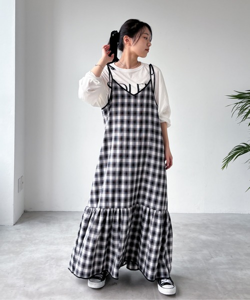 EPIMI E'PIMMY（エピミエピミー）の「パイピングチェックティアードキャミワンピース（ワンピース・レディース・ブラック/ブルー/ネイビー・MEDIUM）」の9枚目の写真