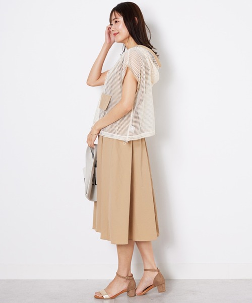 BELLUNA PLUS(ベルーナ)の「メッシュ使いワンピースアンサンブル(ワンピース・レディース・ベージュ系/ネイビー系・MEDIUM/LARGE/X-LARGE)」の14枚目の写真