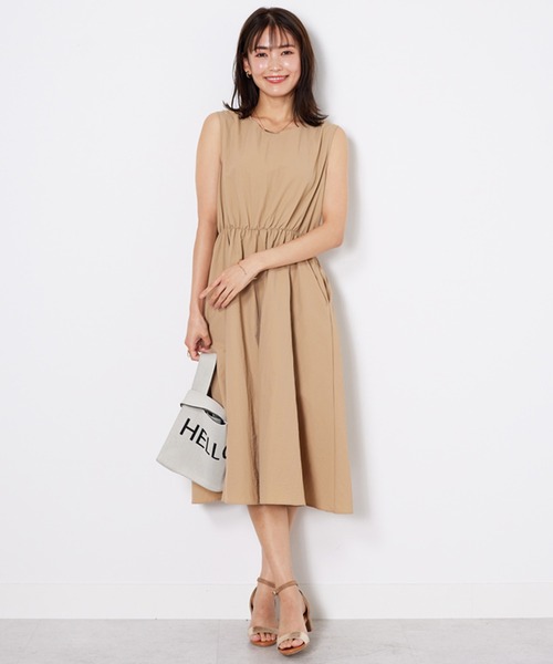 BELLUNA PLUS(ベルーナ)の「メッシュ使いワンピースアンサンブル(ワンピース・レディース・ベージュ系/ネイビー系・MEDIUM/LARGE/X-LARGE)」の19枚目の写真