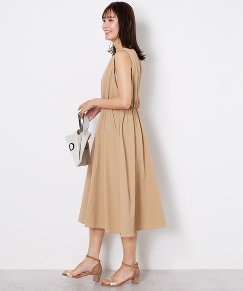 BELLUNA PLUS(ベルーナ)の「メッシュ使いワンピースアンサンブル(ワンピース・レディース・ベージュ系/ネイビー系・MEDIUM/LARGE/X-LARGE)」の20枚目の写真