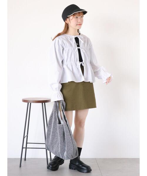 ehka sopo(エヘカソポ)の「シャンブレーシャーリングブラウス(シャツ/ブラウス・レディース・ブルー/オフホワイト/ブラック/ネイビー・F)」の11枚目の写真