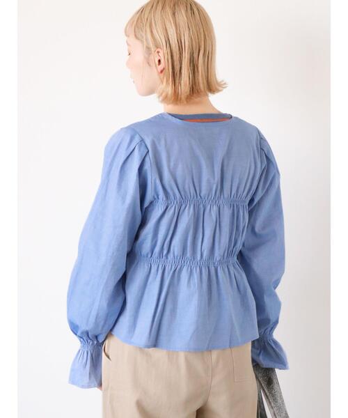 ehka sopo(エヘカソポ)の「シャンブレーシャーリングブラウス(シャツ/ブラウス・レディース・ブルー/オフホワイト/ブラック/ネイビー・F)」の13枚目の写真