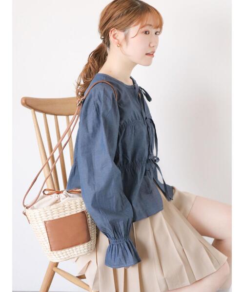 ehka sopo(エヘカソポ)の「シャンブレーシャーリングブラウス(シャツ/ブラウス・レディース・ブルー/オフホワイト/ブラック/ネイビー・F)」の16枚目の写真