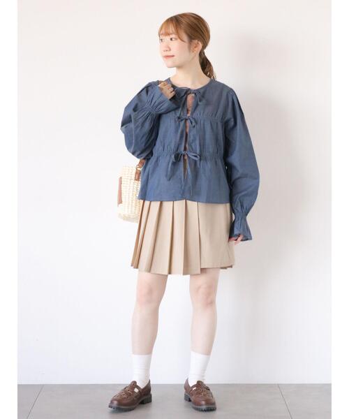 ehka sopo(エヘカソポ)の「シャンブレーシャーリングブラウス(シャツ/ブラウス・レディース・ブルー/オフホワイト/ブラック/ネイビー・F)」の17枚目の写真