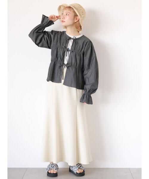 ehka sopo(エヘカソポ)の「シャンブレーシャーリングブラウス(シャツ/ブラウス・レディース・ブルー/オフホワイト/ブラック/ネイビー・F)」の19枚目の写真