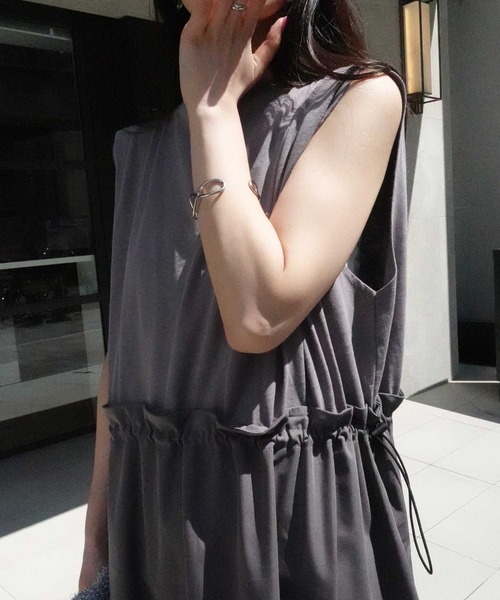 CORNERS（コーナーズ）の「【CORNERS by KR】ショルダータックノースリドッキングワンピース（ワンピース・レディース・ブラック/ネイビー/グレー・M/L）」の9枚目の写真