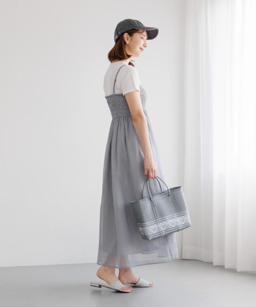 flower(フラワー)の「クリアネスシャーリングワンピース(ワンピース・レディース・ベージュ/グレー・FREE)」の8枚目の写真