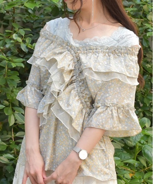axes femme(アクシーズファム)の「2WAYフリル×チュールブラウス(シャツ/ブラウス・レディース・サックスブルー/ブラック/キナリ・FREE)」の1枚目の写真