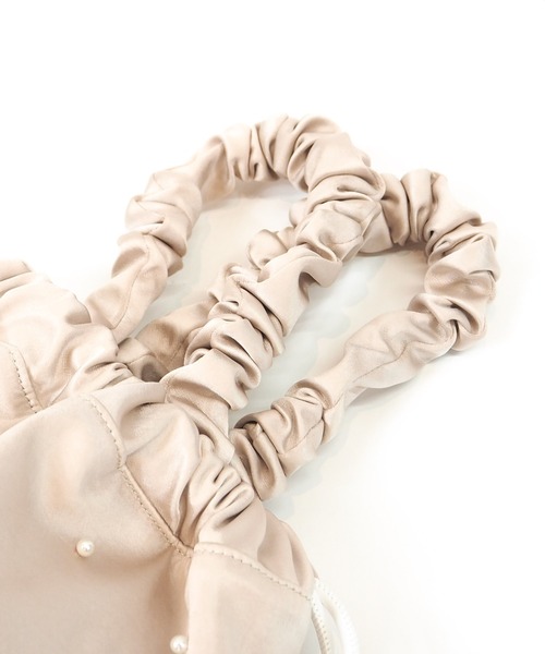 Casselini（キャセリーニ）の「Casselini(キャセリーニ)パールサテンナップサック（バックパック/リュック・レディース・アイボリー/ブラック・FREE）」の10枚目の写真