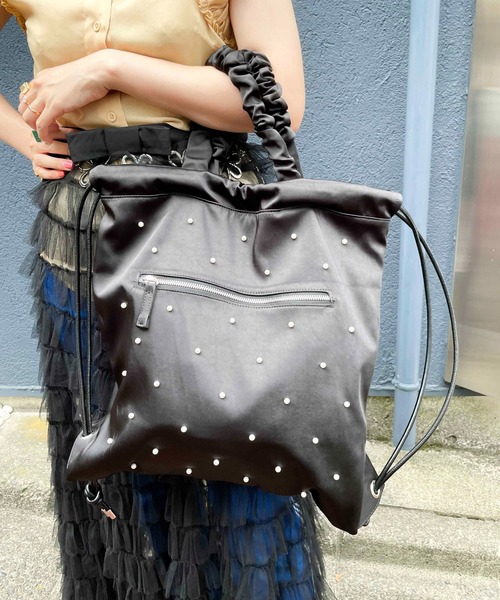 Casselini（キャセリーニ）の「Casselini(キャセリーニ)パールサテンナップサック（バックパック/リュック・レディース・アイボリー/ブラック・FREE）」の22枚目の写真