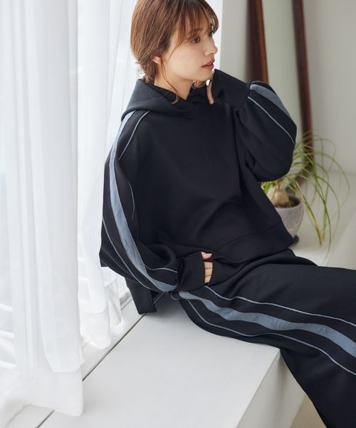 mysty woman（ミスティウーマン）の「サイドラインフーディ　149656（パーカー・レディース・ホワイト/ブラック/グリーン・FREE）」の15枚目の写真