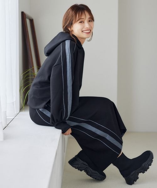 mysty woman（ミスティウーマン）の「サイドラインフーディ　149656（パーカー・レディース・ホワイト/ブラック/グリーン・FREE）」の13枚目の写真