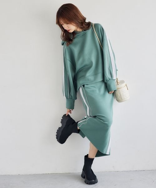 mysty woman（ミスティウーマン）の「サイドラインフーディ　149656（パーカー・レディース・ホワイト/ブラック/グリーン・FREE）」の12枚目の写真