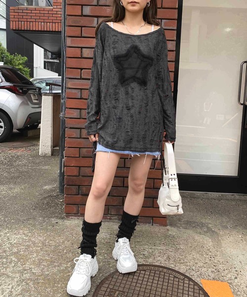 NANEA(ナネア)の「スターモチーフ サイドシャーリングダメージシアーロングTシャツ(Tシャツ/カットソー・レディース・ブラック/ホワイト・MEDIUM/LARGE/SMALL)」の13枚目の写真
