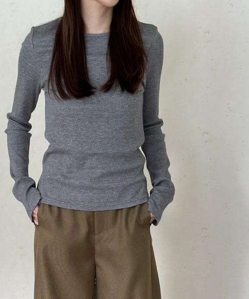 Per sist ence(パーシエンス)の「ラメリブクルーネックプルオーバー(Tシャツ/カットソー・レディース・アイボリー/ブラック/グレー・FREE)」の6枚目の写真