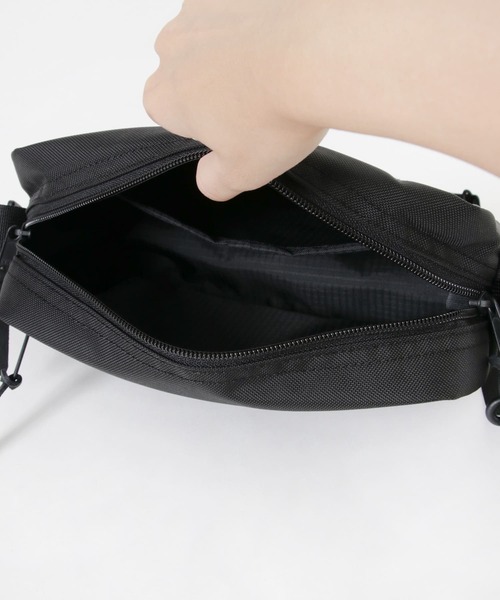 GREGORY(グレゴリー)の「GREGORY パデッドショルダーポーチM(ショルダーバッグ・メンズ・ブラック・-)」の6枚目の写真